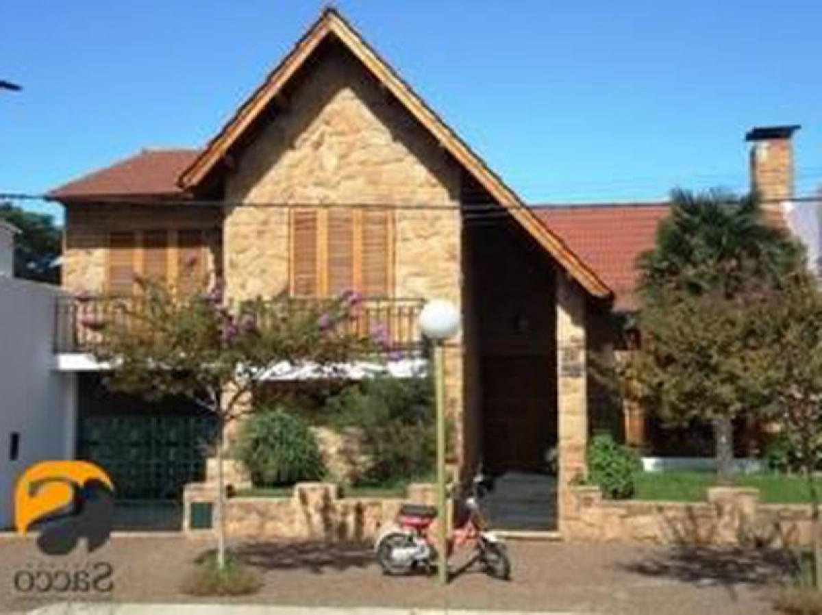 Picture of Home For Sale in Trenque Lauquen, Buenos Aires, Argentina