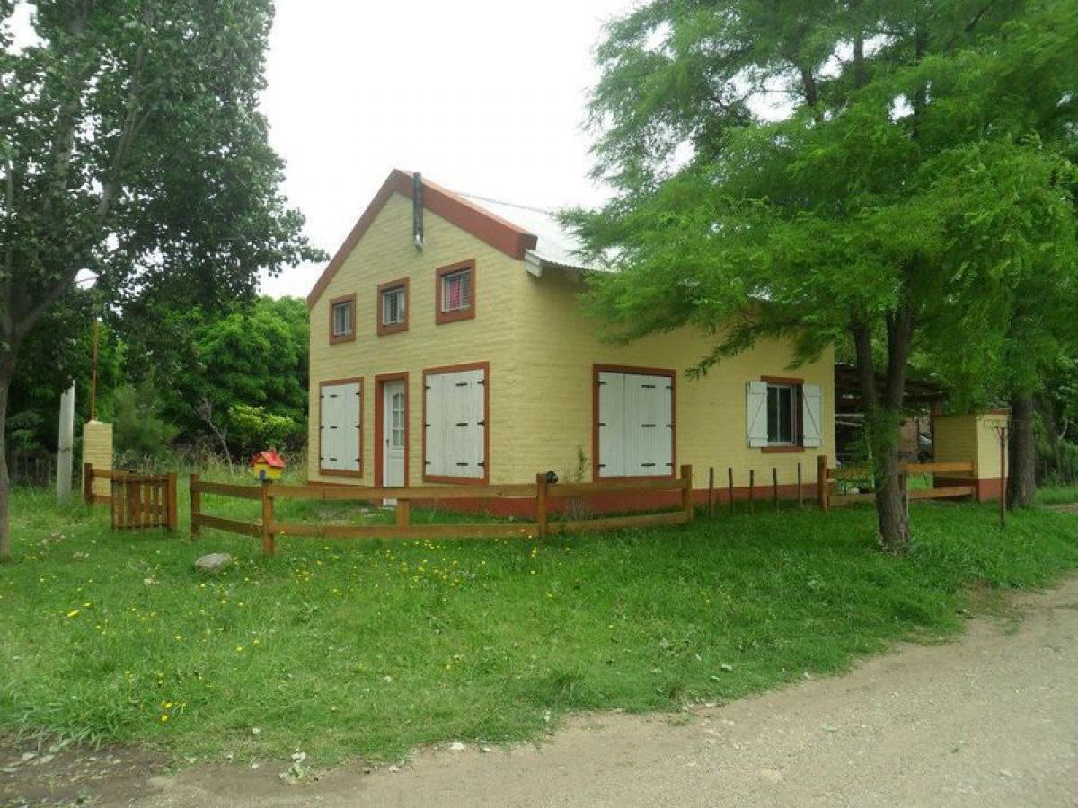 Picture of Home For Sale in Tornquist, Buenos Aires, Argentina