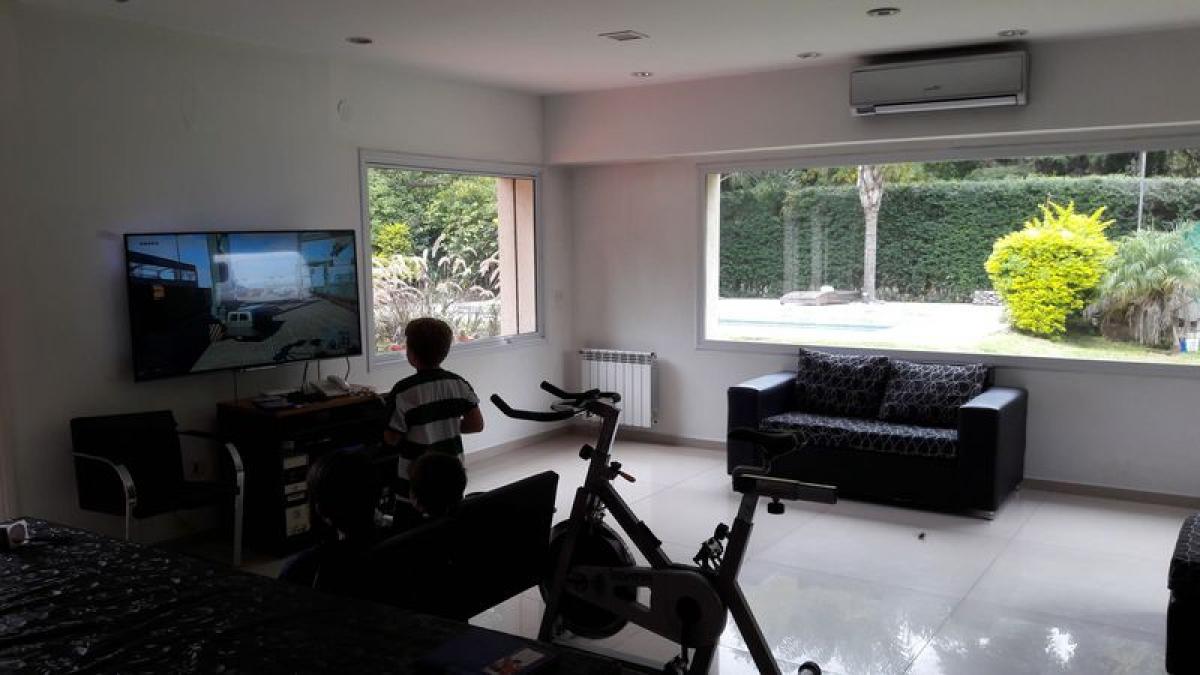 Picture of Home For Sale in Bs.As. G.B.A. Zona Oeste, Buenos Aires, Argentina