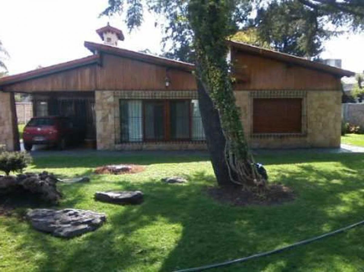 Picture of Home For Sale in Moron, Buenos Aires, Argentina