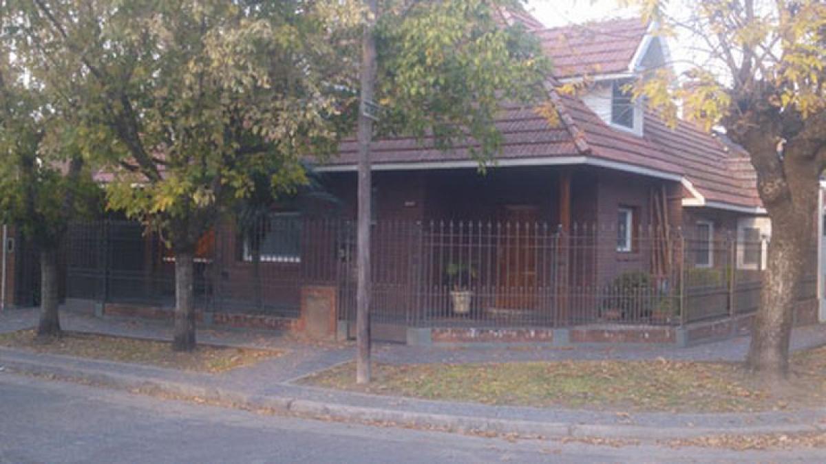 Picture of Home For Sale in Berazategui, Buenos Aires, Argentina