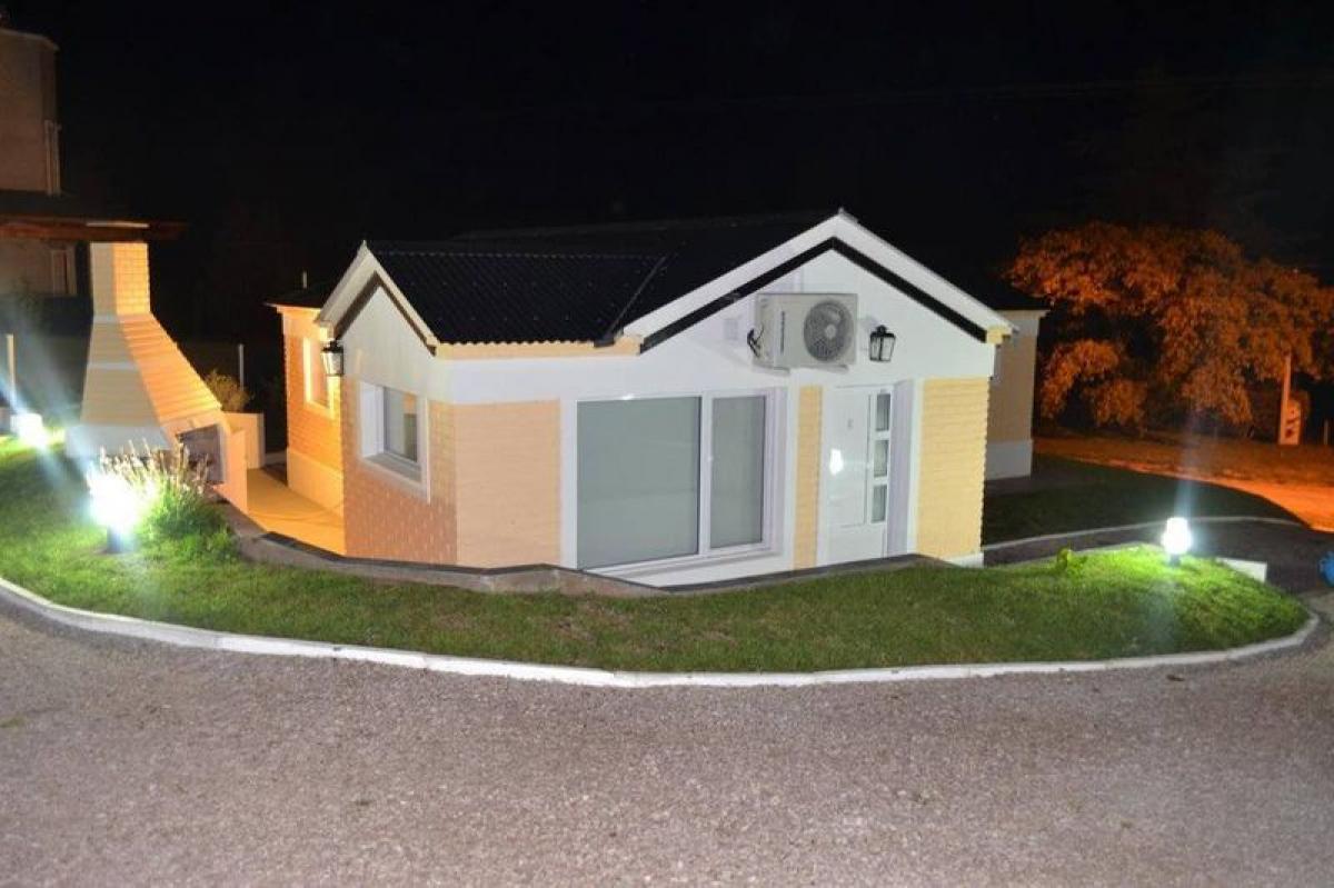 Picture of Home For Sale in Tornquist, Buenos Aires, Argentina