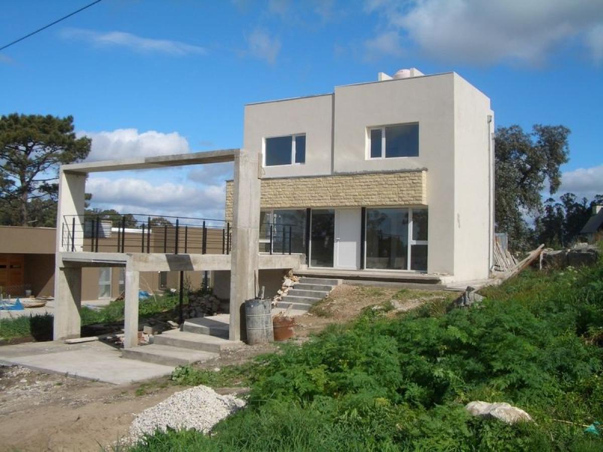 Picture of Home For Sale in General Pueyrredon, Buenos Aires, Argentina