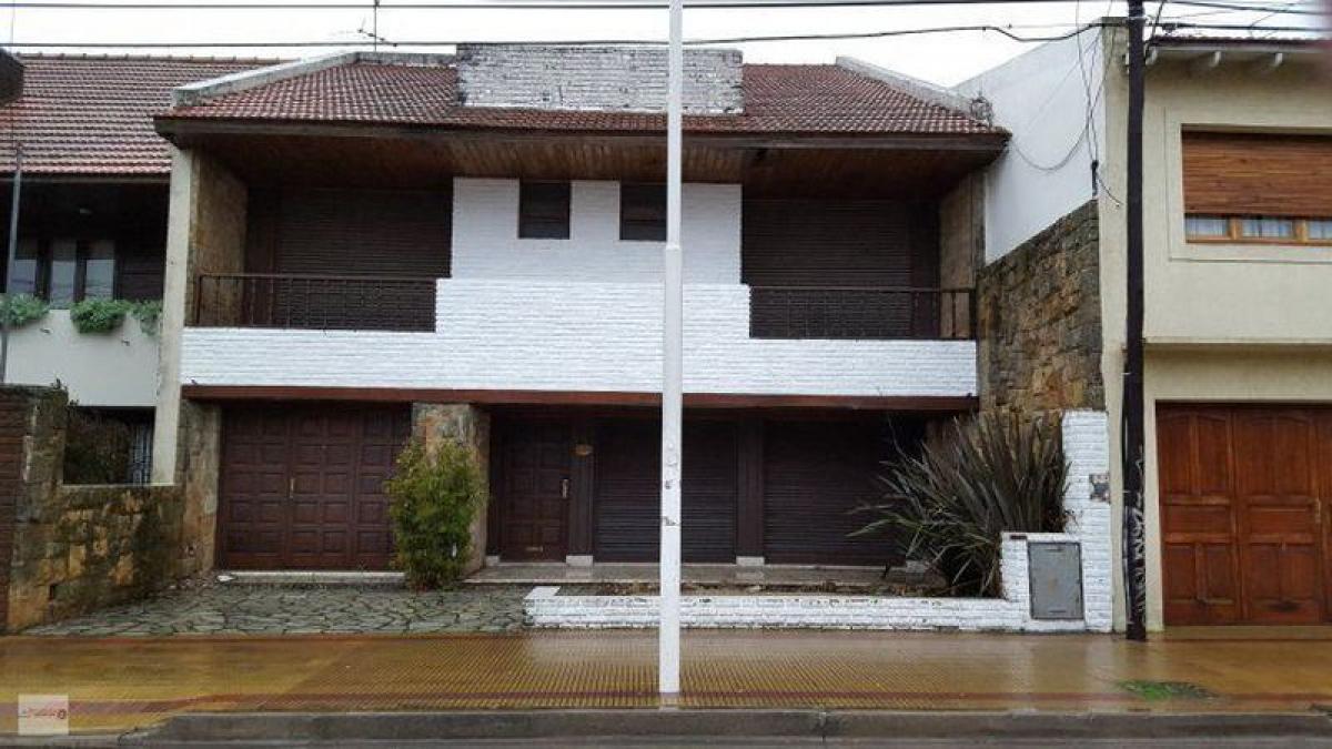 Picture of Home For Sale in Tandil, Buenos Aires, Argentina