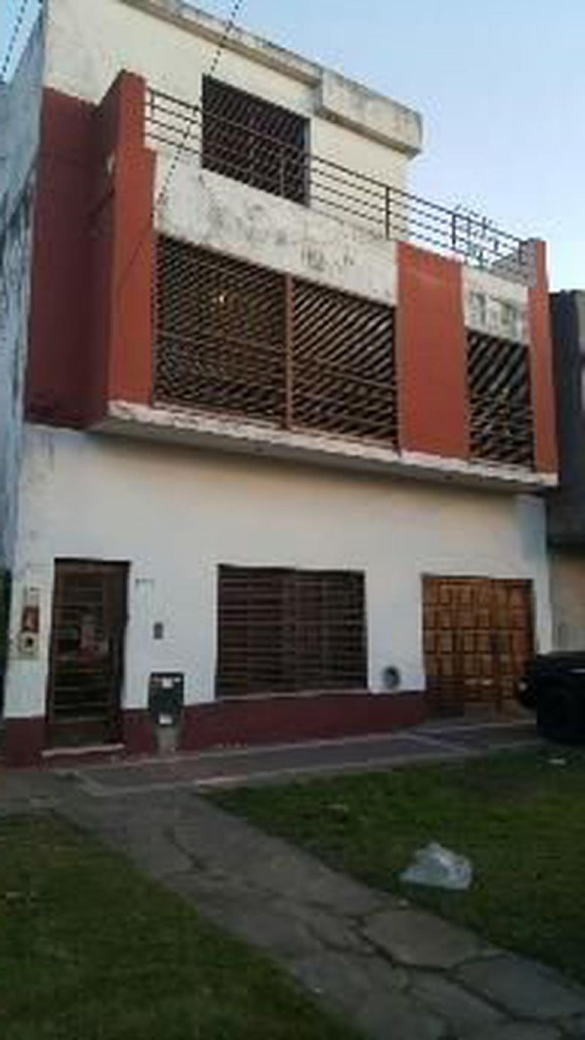 Picture of Home For Sale in Quilmes, Buenos Aires, Argentina