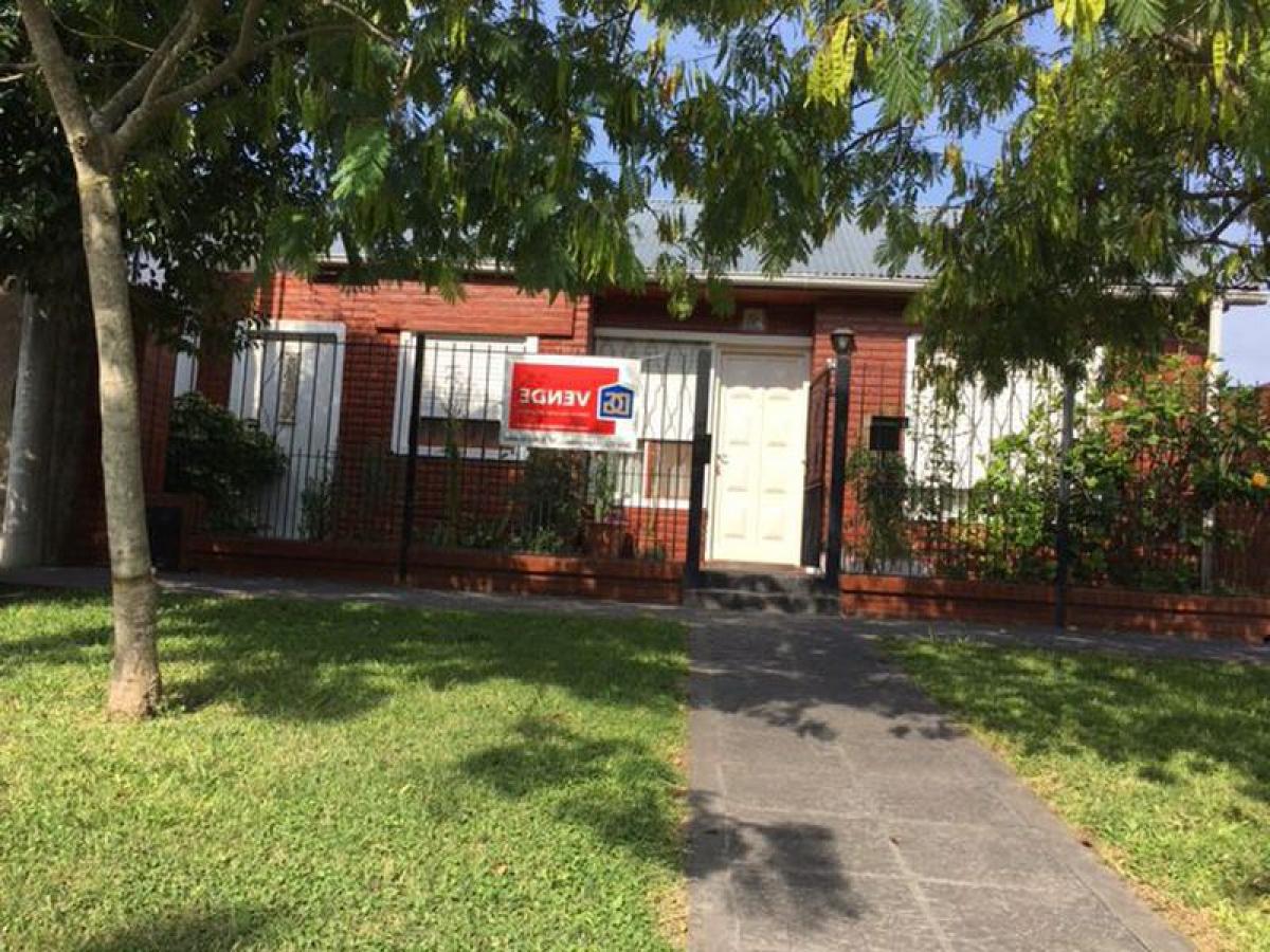 Picture of Home For Sale in Chascomus, Buenos Aires, Argentina