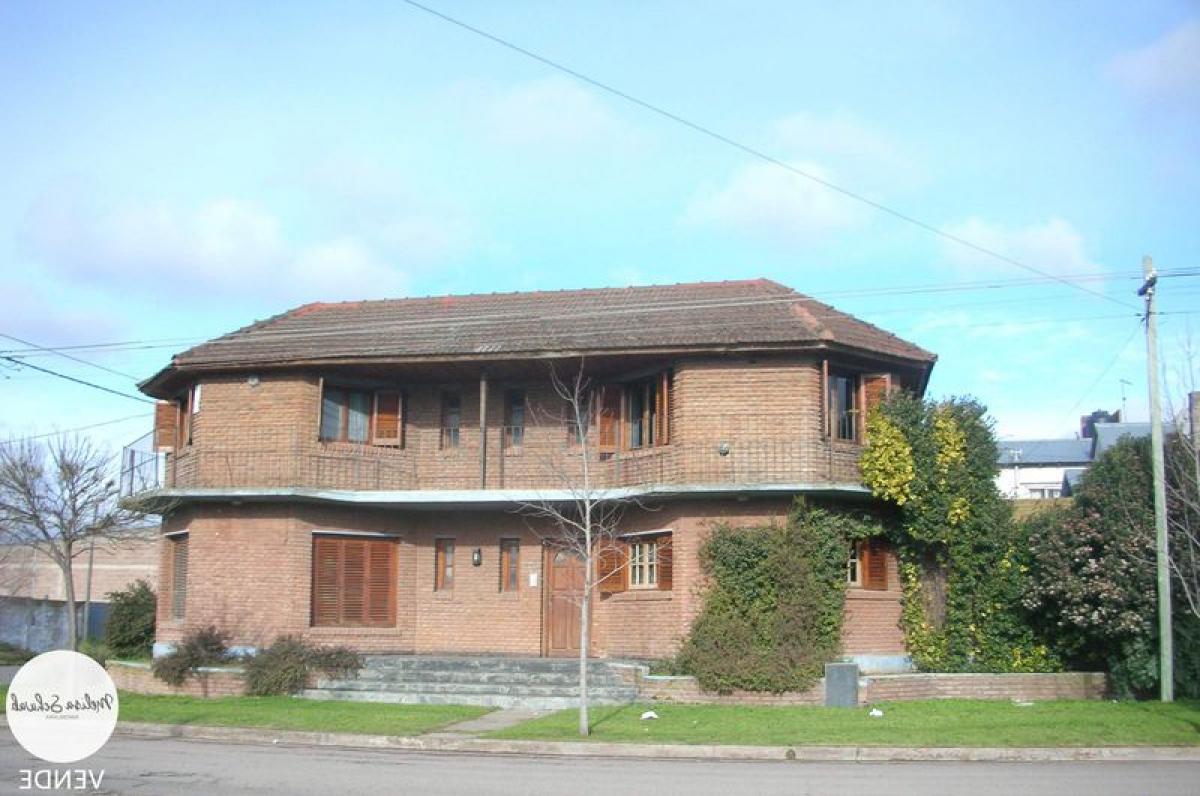 Picture of Home For Sale in Olavarria, Buenos Aires, Argentina