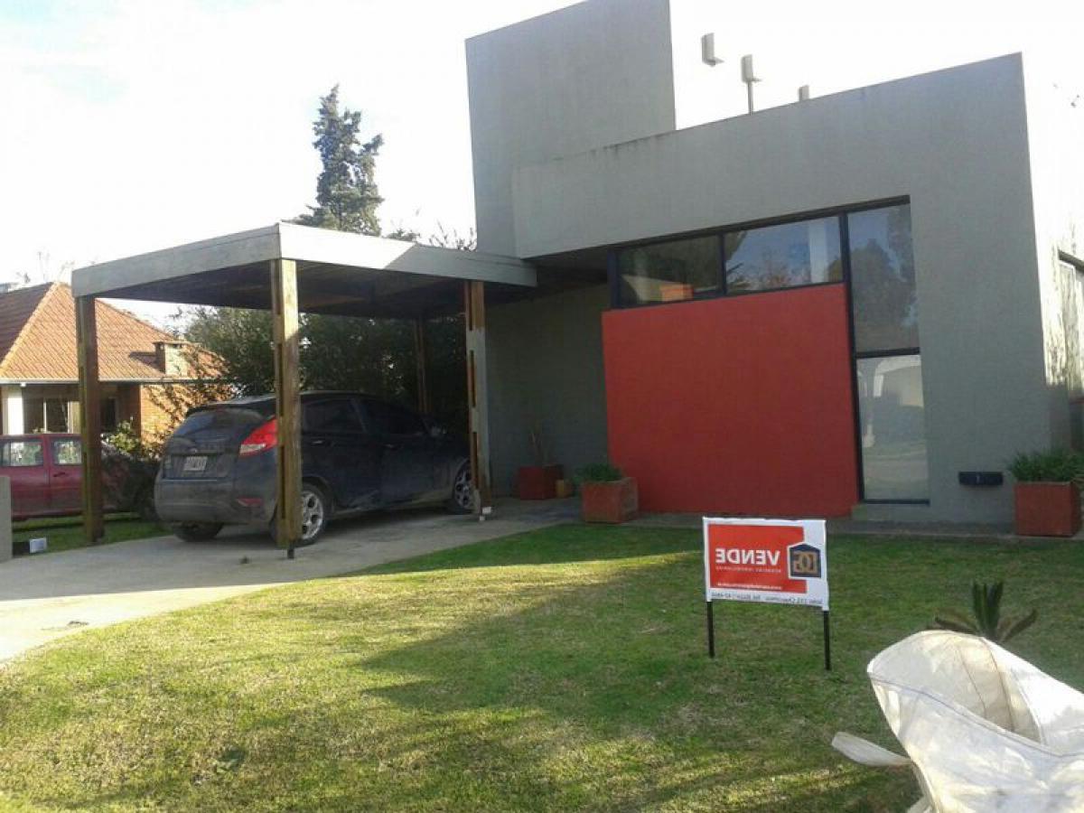 Picture of Home For Sale in Chascomus, Buenos Aires, Argentina