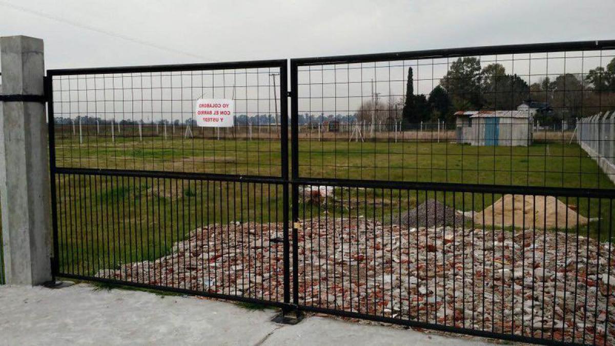 Picture of Residential Land For Sale in Florencio Varela, Buenos Aires, Argentina