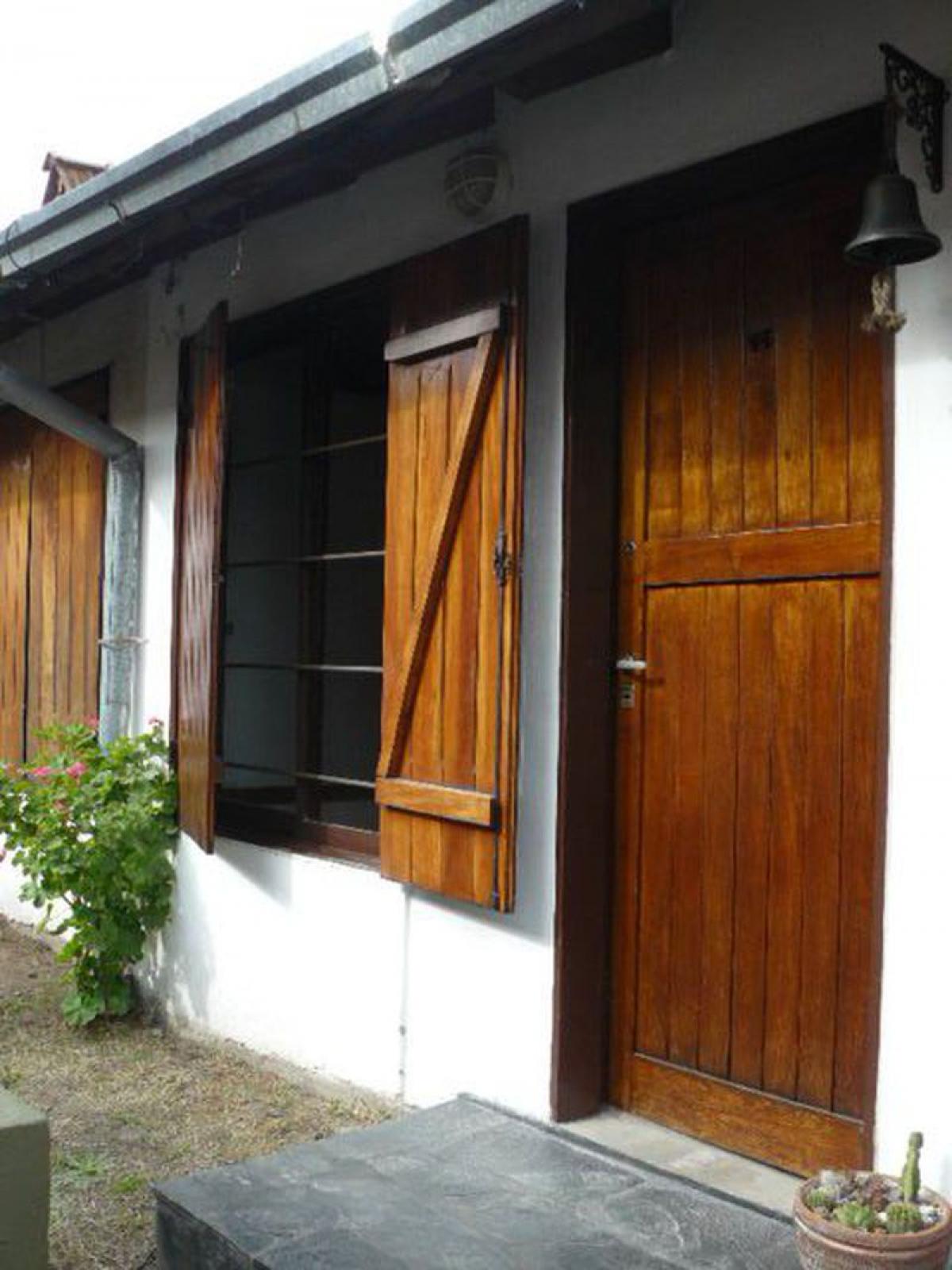 Picture of Home For Sale in Moron, Buenos Aires, Argentina