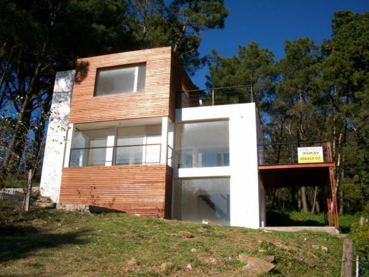 Picture of Home For Sale in General Pueyrredon, Buenos Aires, Argentina