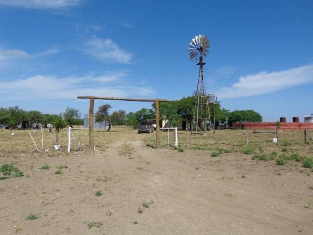 Picture of Home For Sale in Carlos Casares, Buenos Aires, Argentina