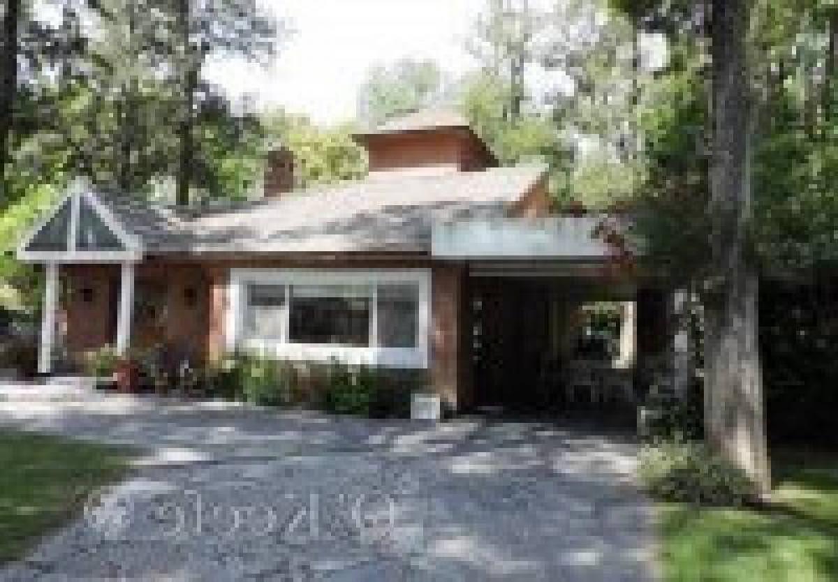 Picture of Home For Sale in Berazategui, Buenos Aires, Argentina