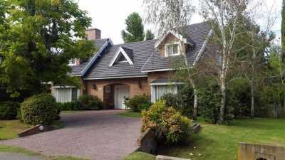 Home For Sale in Berazategui, Argentina