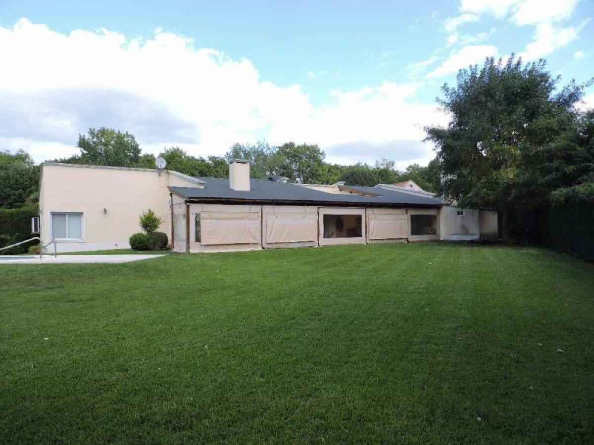 Picture of Home For Sale in Berazategui, Buenos Aires, Argentina