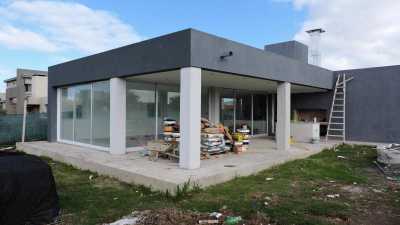 Home For Sale in Berazategui, Argentina