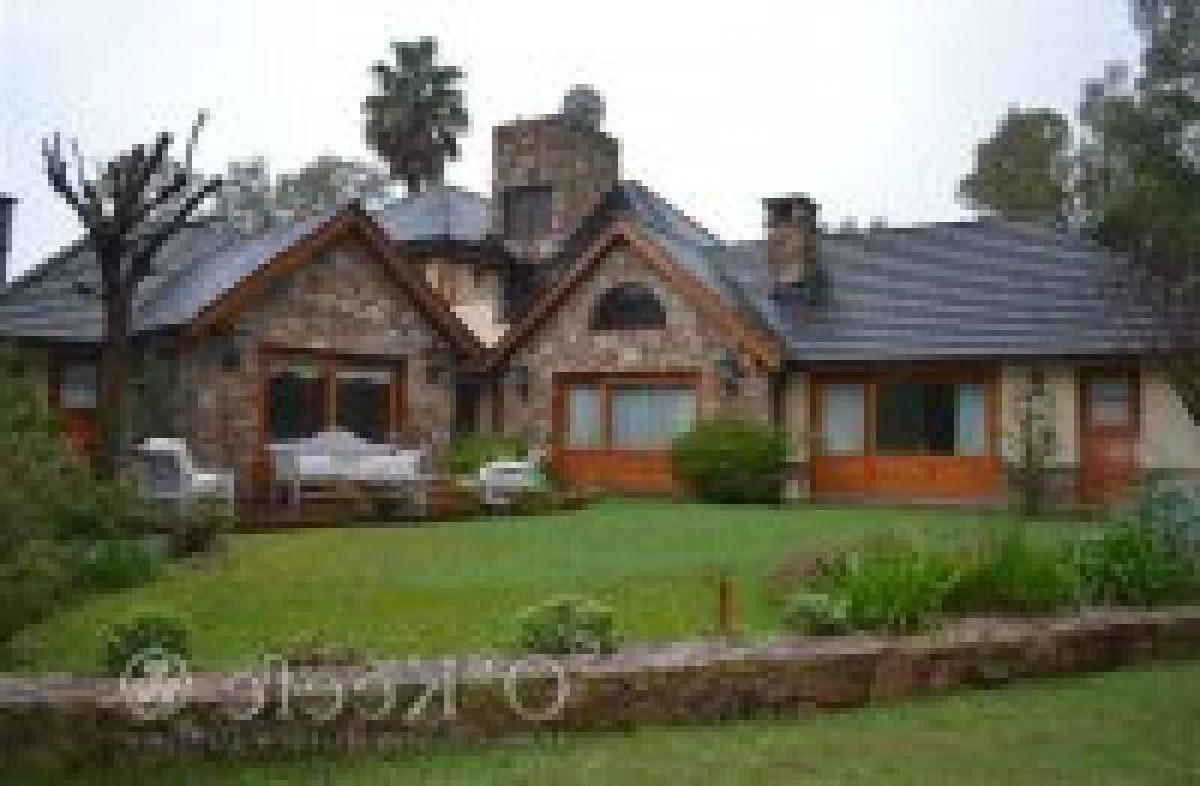 Picture of Home For Sale in Presidente Peron, Buenos Aires, Argentina