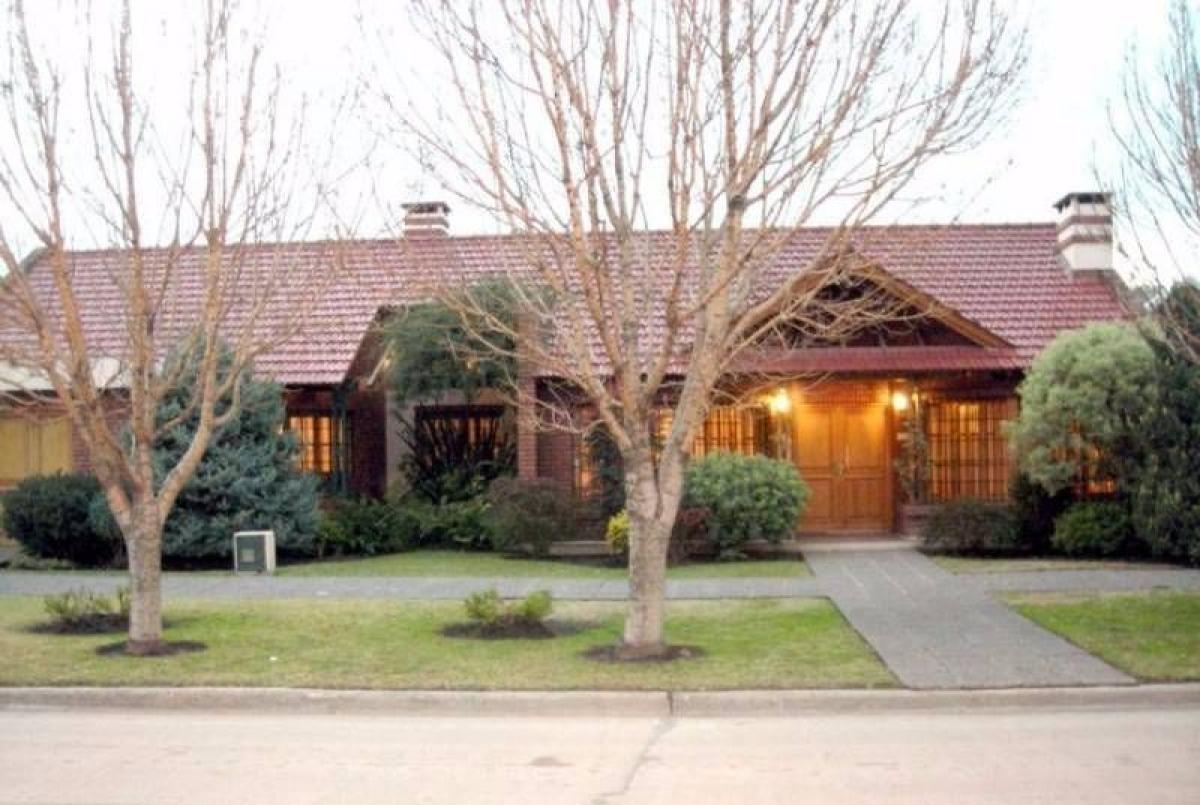 Picture of Home For Sale in Canuelas, Buenos Aires, Argentina