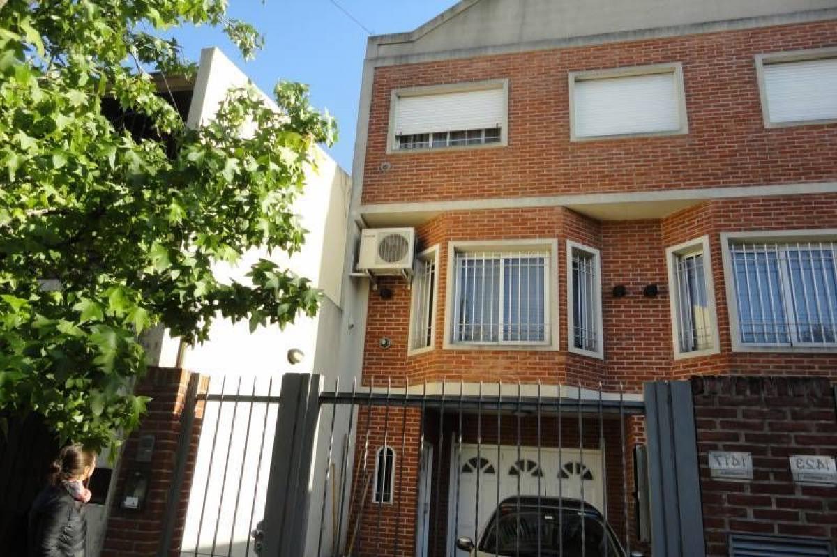 Picture of Home For Sale in Moron, Buenos Aires, Argentina