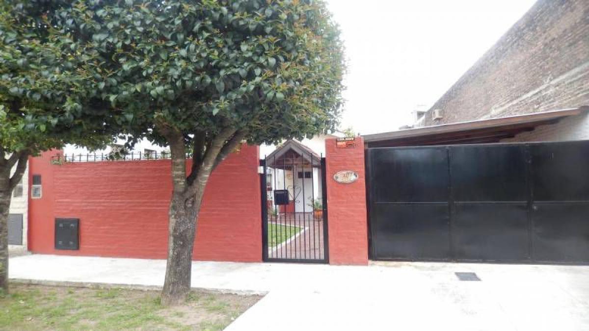 Picture of Home For Sale in Quilmes, Buenos Aires, Argentina