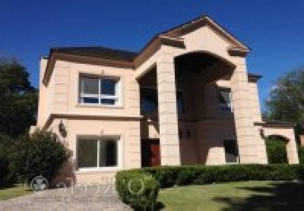 Picture of Home For Sale in Berazategui, Buenos Aires, Argentina