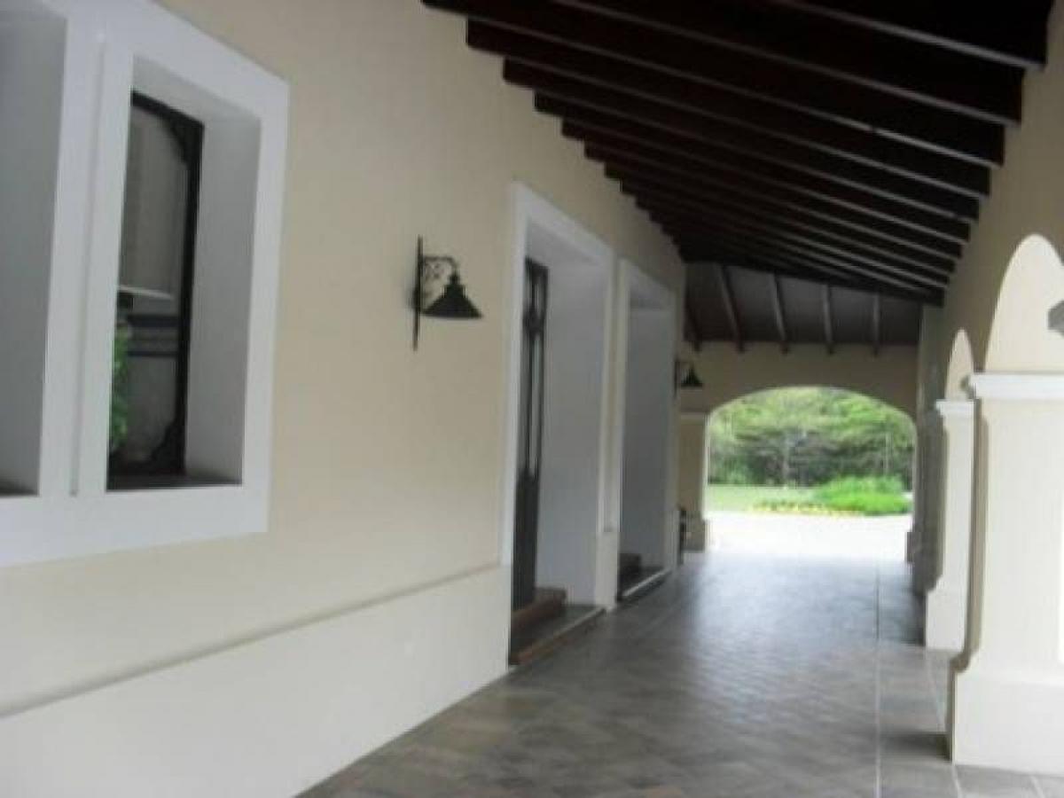 Picture of Home For Sale in Bs.As. G.B.A. Zona Sur, Buenos Aires, Argentina