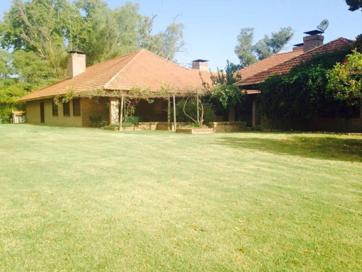Picture of Home For Sale in Carmen De Areco, Buenos Aires, Argentina
