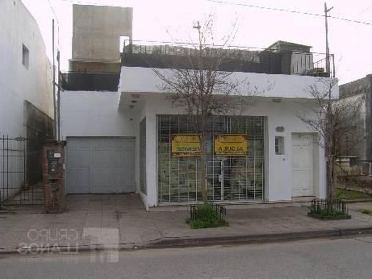 Picture of Home For Sale in Laprida, Buenos Aires, Argentina