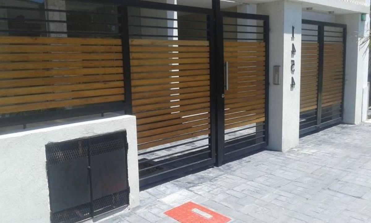 Picture of Warehouse For Sale in Lanus, Buenos Aires, Argentina