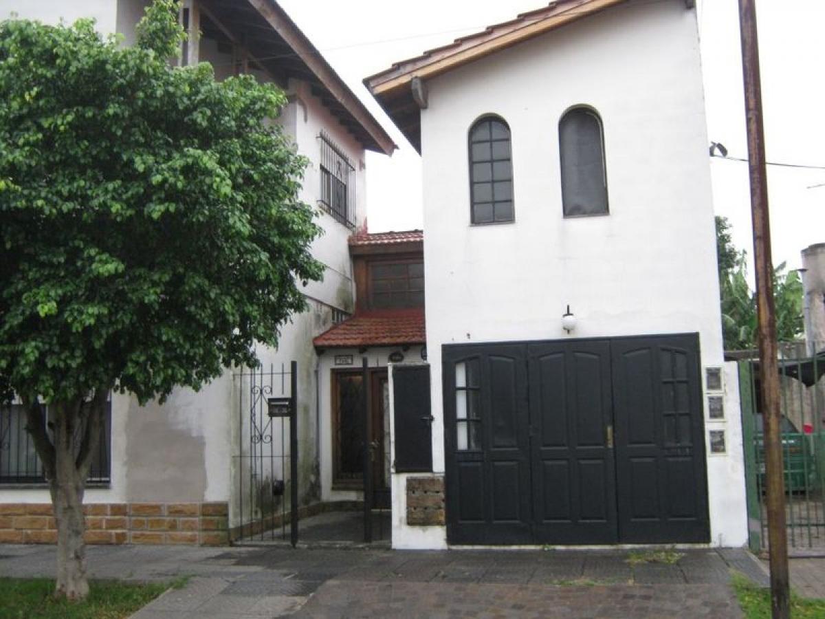 Picture of Home For Sale in Moron, Buenos Aires, Argentina