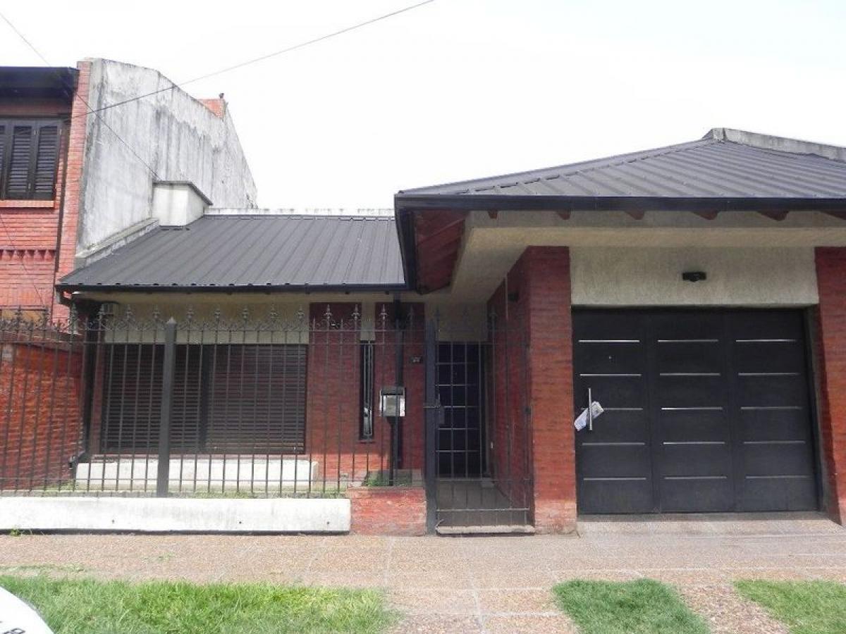 Picture of Home For Sale in Moron, Buenos Aires, Argentina