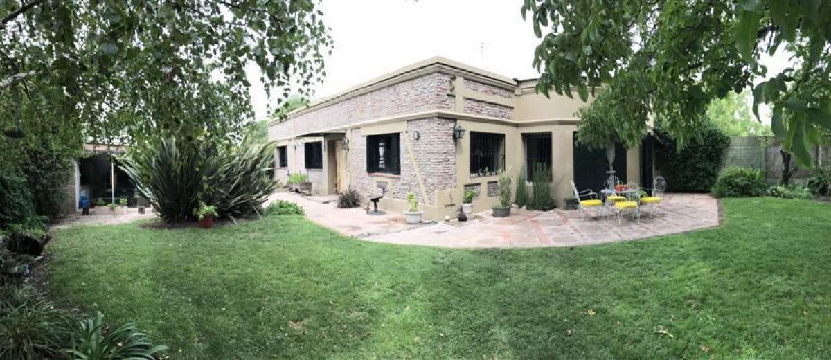 Picture of Home For Sale in Coronel Suarez, Buenos Aires, Argentina