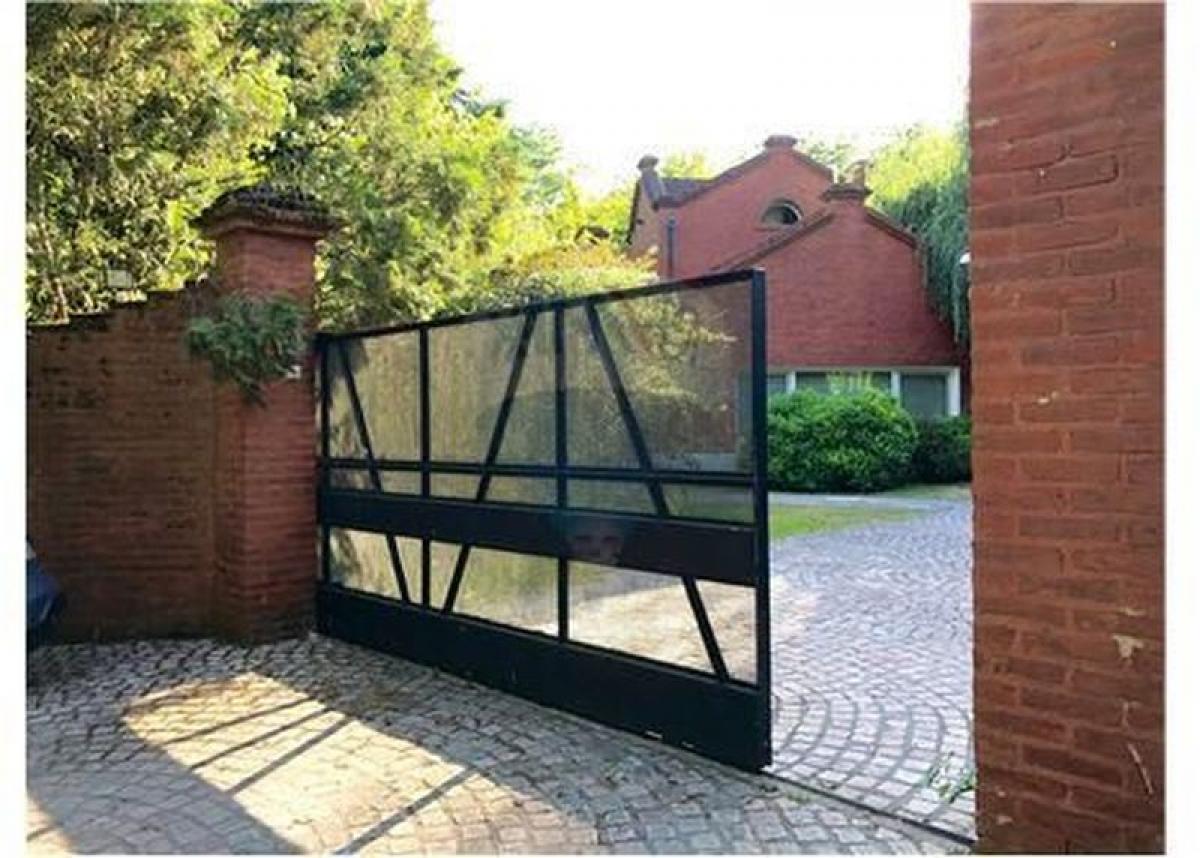 Picture of Home For Sale in Canuelas, Buenos Aires, Argentina