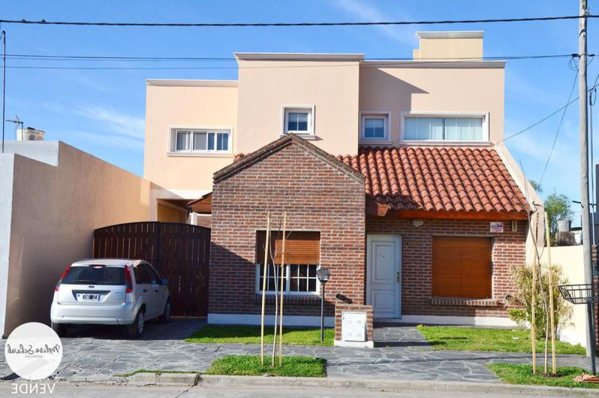 Picture of Home For Sale in Olavarria, Buenos Aires, Argentina