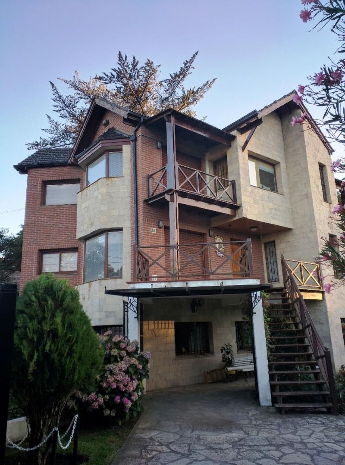Picture of Home For Sale in General Pueyrredon, Buenos Aires, Argentina