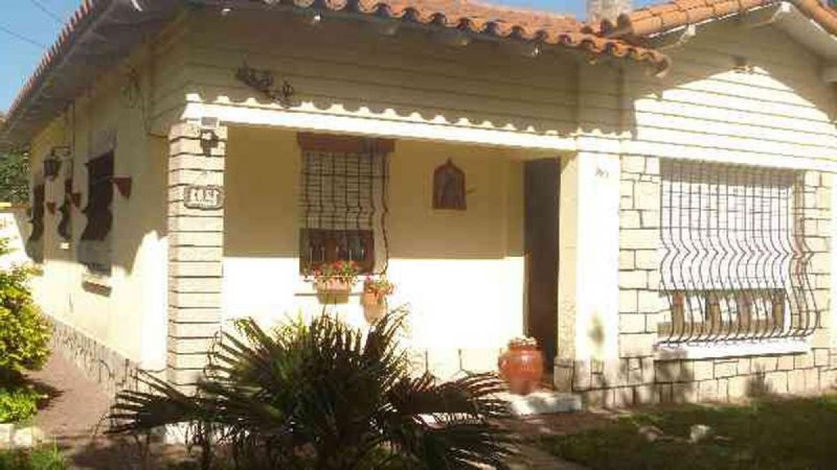 Picture of Home For Sale in Quilmes, Buenos Aires, Argentina