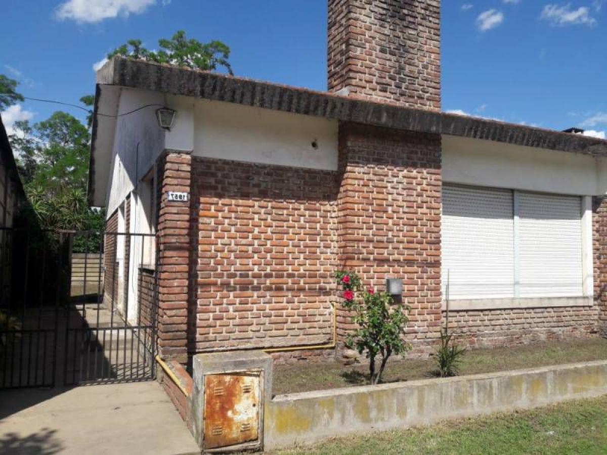 Picture of Home For Sale in Roque Perez, Buenos Aires, Argentina