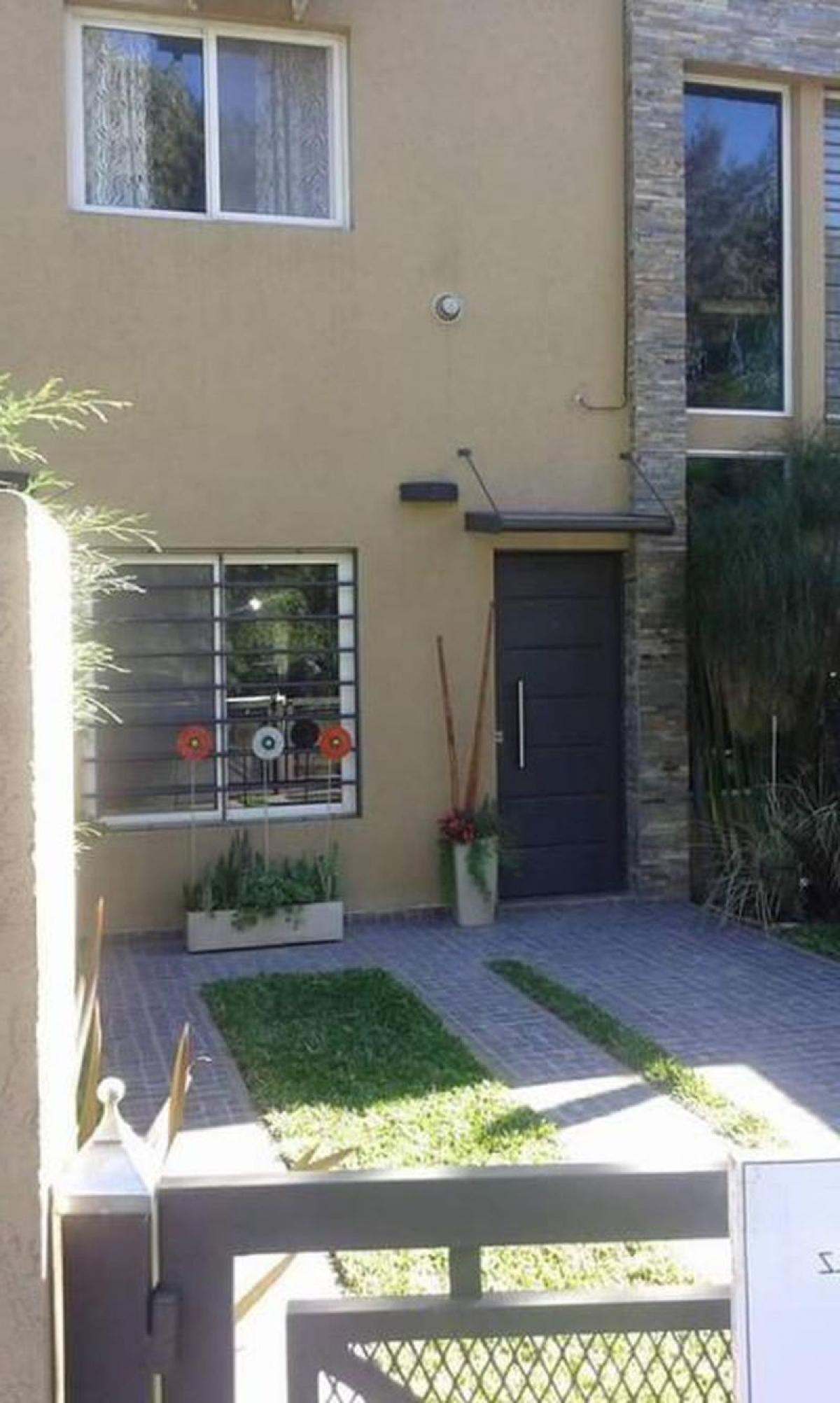 Picture of Home For Sale in Ezeiza, Buenos Aires, Argentina