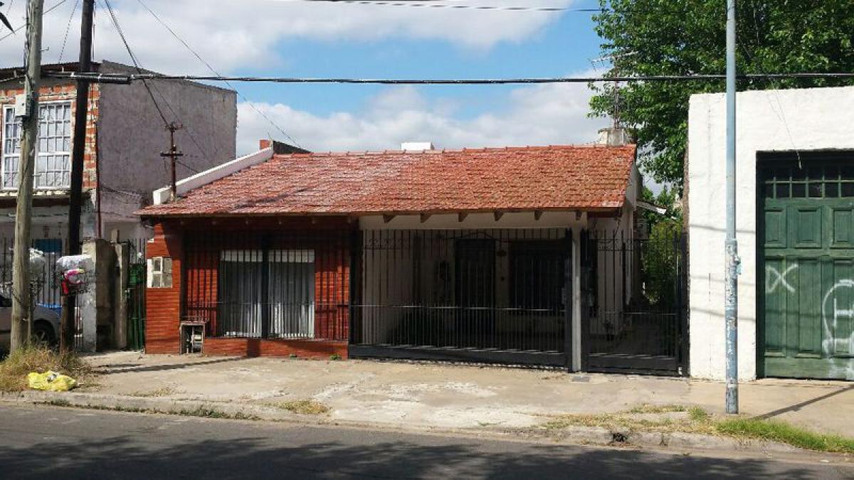 Picture of Home For Sale in Lanus, Buenos Aires, Argentina