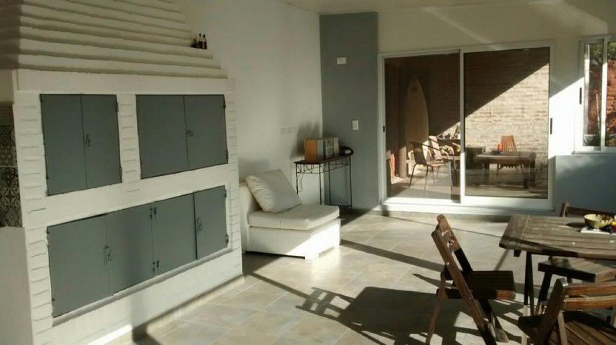 Picture of Home For Sale in Moron, Buenos Aires, Argentina