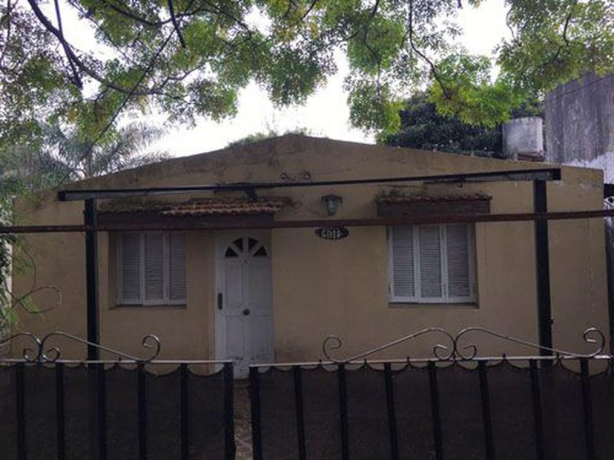 Picture of Home For Sale in Berazategui, Buenos Aires, Argentina