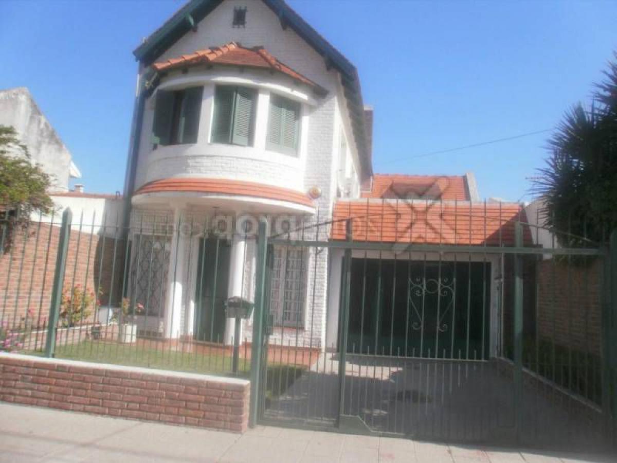 Picture of Home For Sale in Almirante Brown, Distrito Federal, Argentina