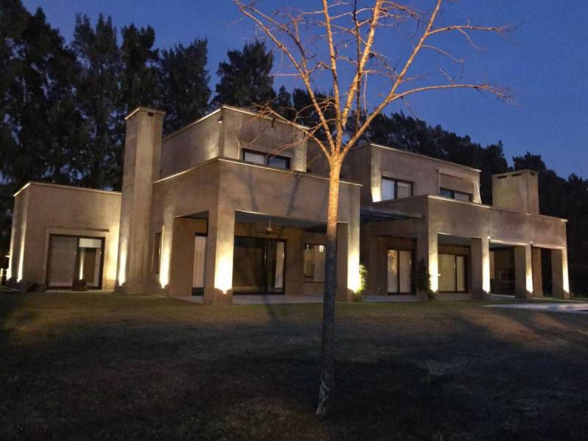 Picture of Home For Sale in Malvinas Argentinas, Buenos Aires, Argentina