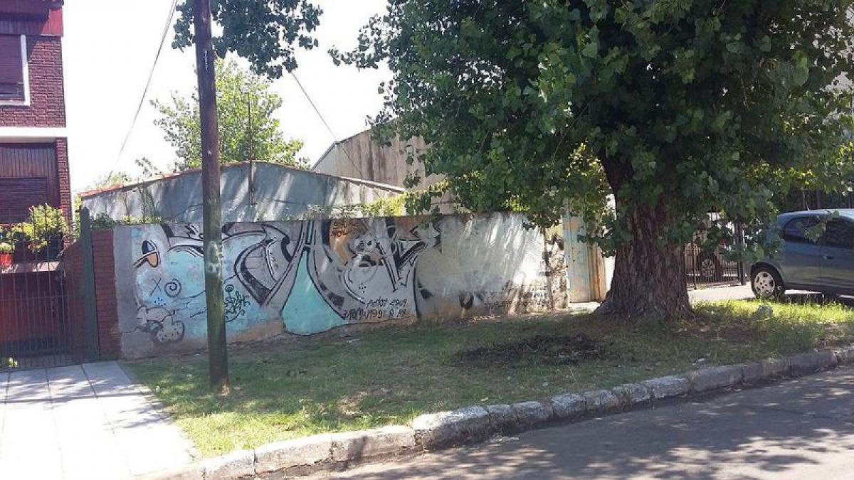 Picture of Residential Land For Sale in Lomas De Zamora, Buenos Aires, Argentina