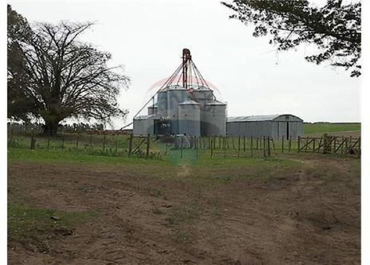 Picture of Home For Sale in Coronel Pringles, Buenos Aires, Argentina