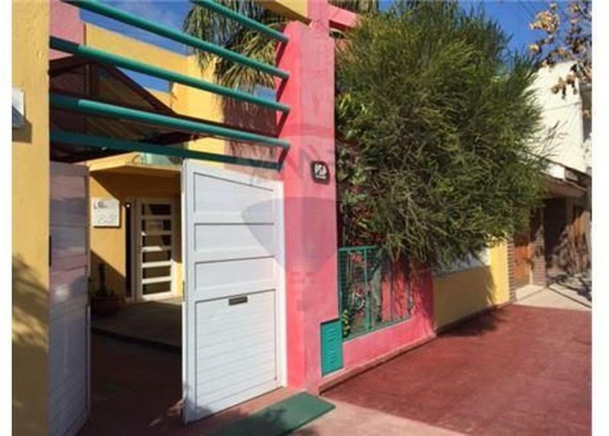 Picture of Home For Sale in Carlos Casares, Buenos Aires, Argentina