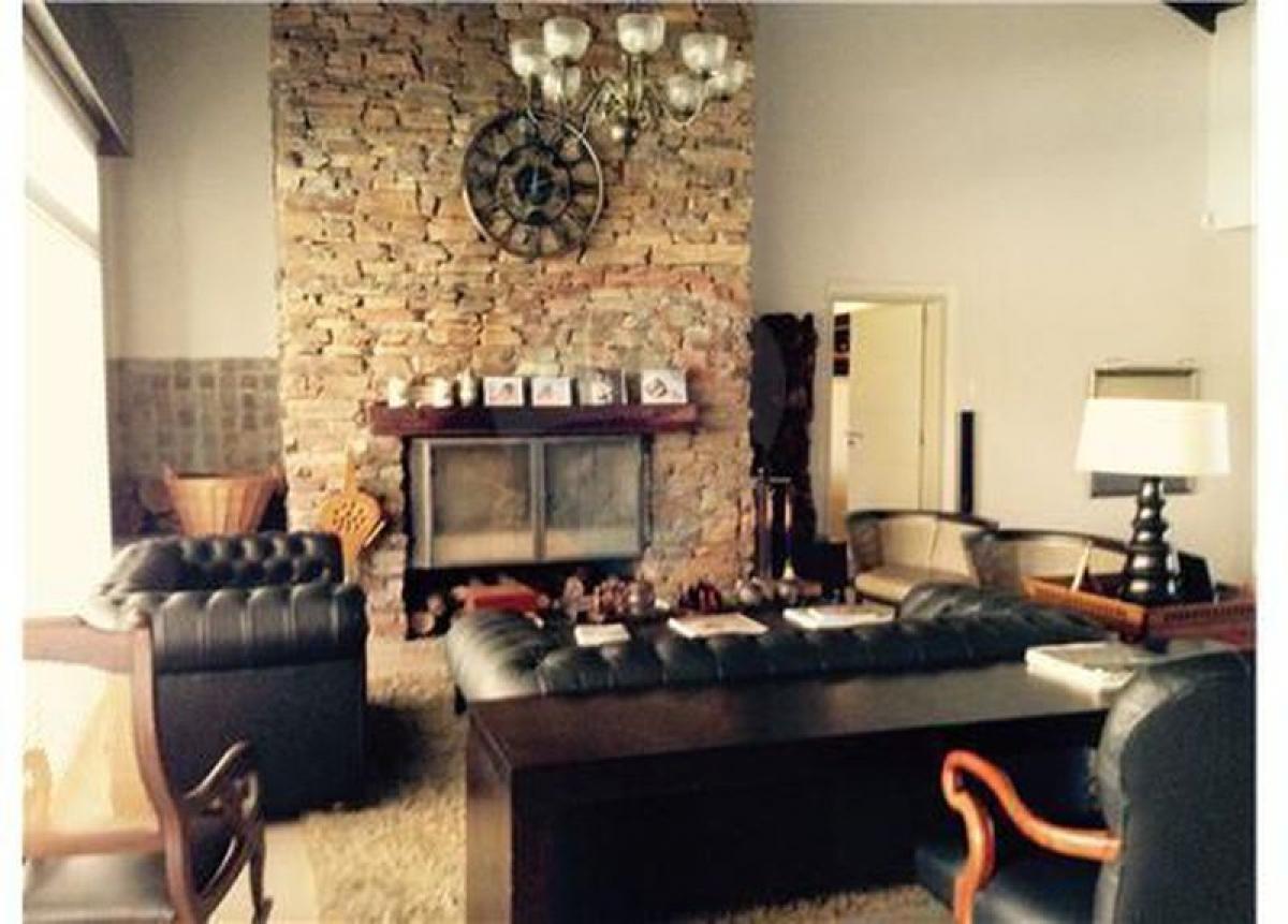 Picture of Home For Sale in Carmen De Areco, Buenos Aires, Argentina