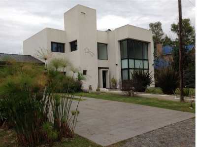 Home For Sale in Berazategui, Argentina