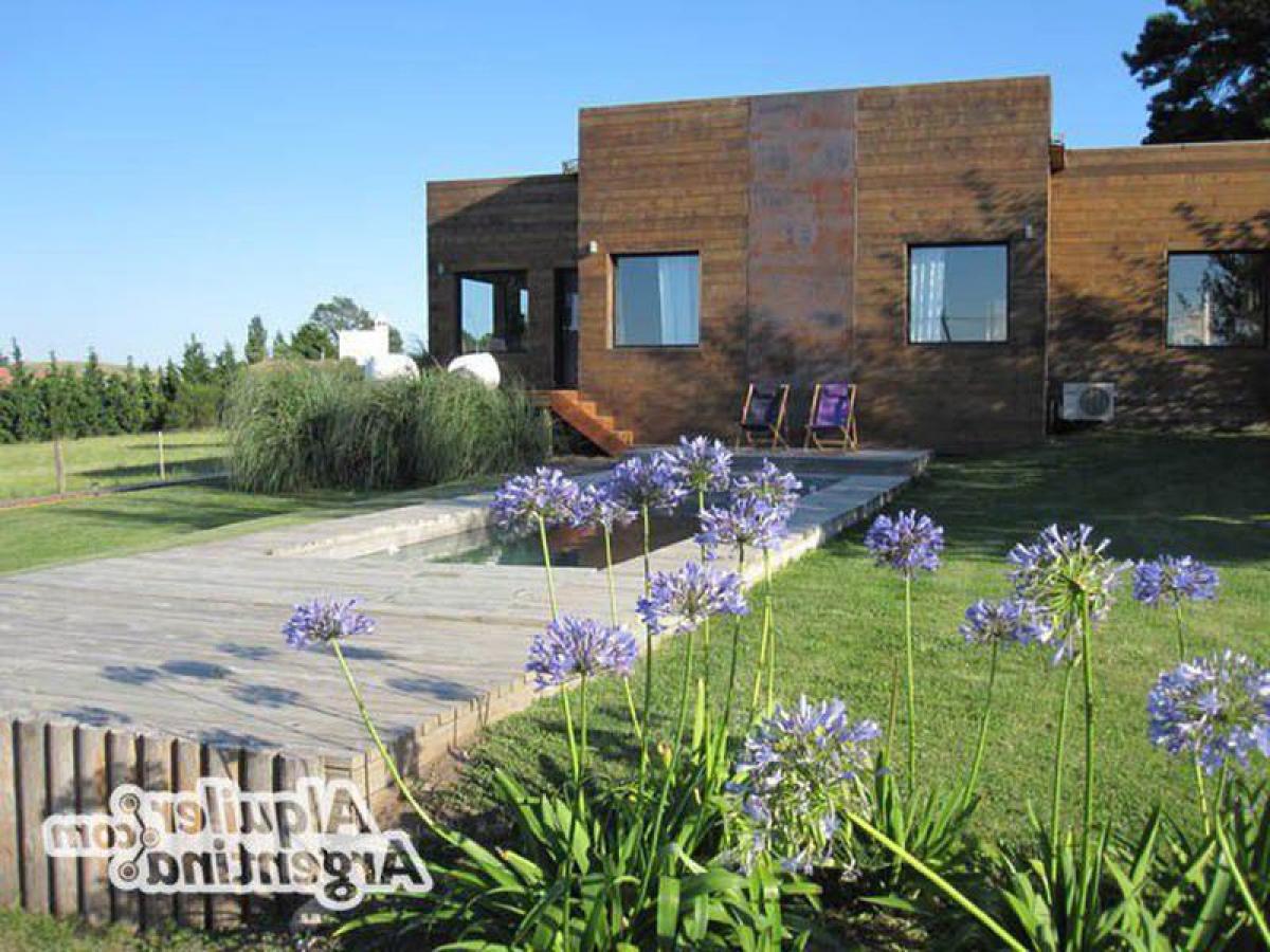 Picture of Home For Sale in Tornquist, Buenos Aires, Argentina