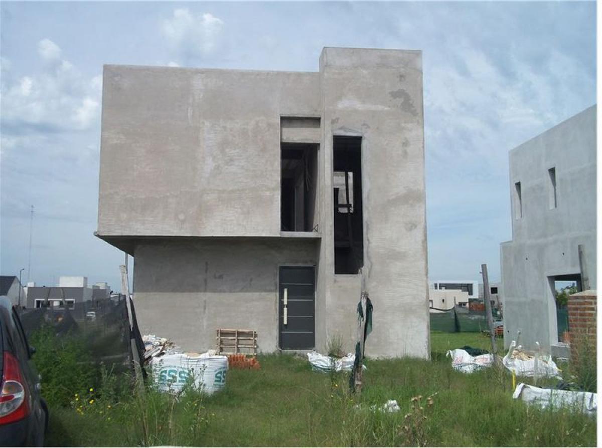 Picture of Home For Sale in Ezeiza, Buenos Aires, Argentina